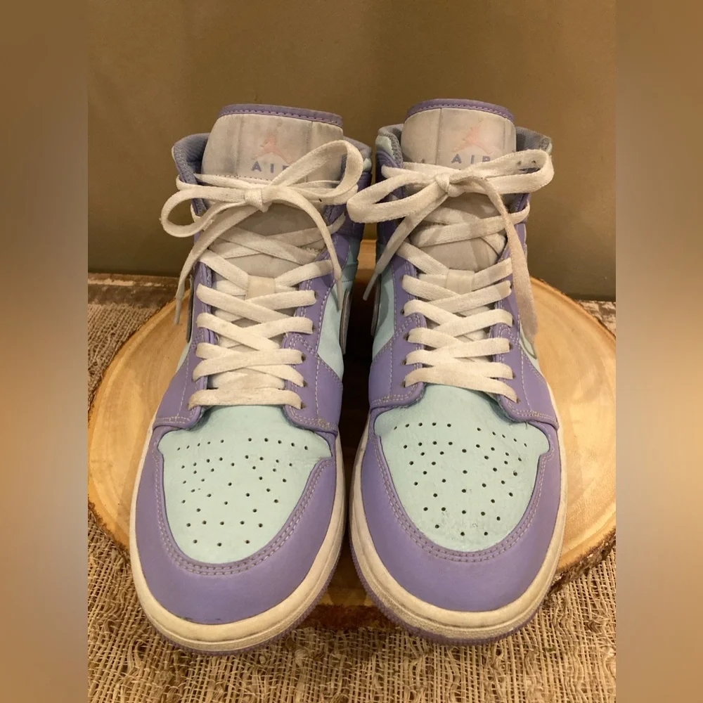 Air Jordan 1 Mid Purple Pulse 554724-500 Sz-11 White & Purple‎